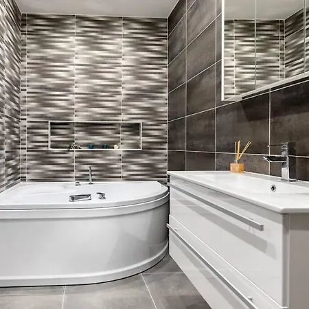 Center Pearl 2 Bedroom Easy Check-in Apartamento
